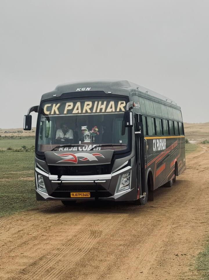 45-Seater Luxury Coach exterior