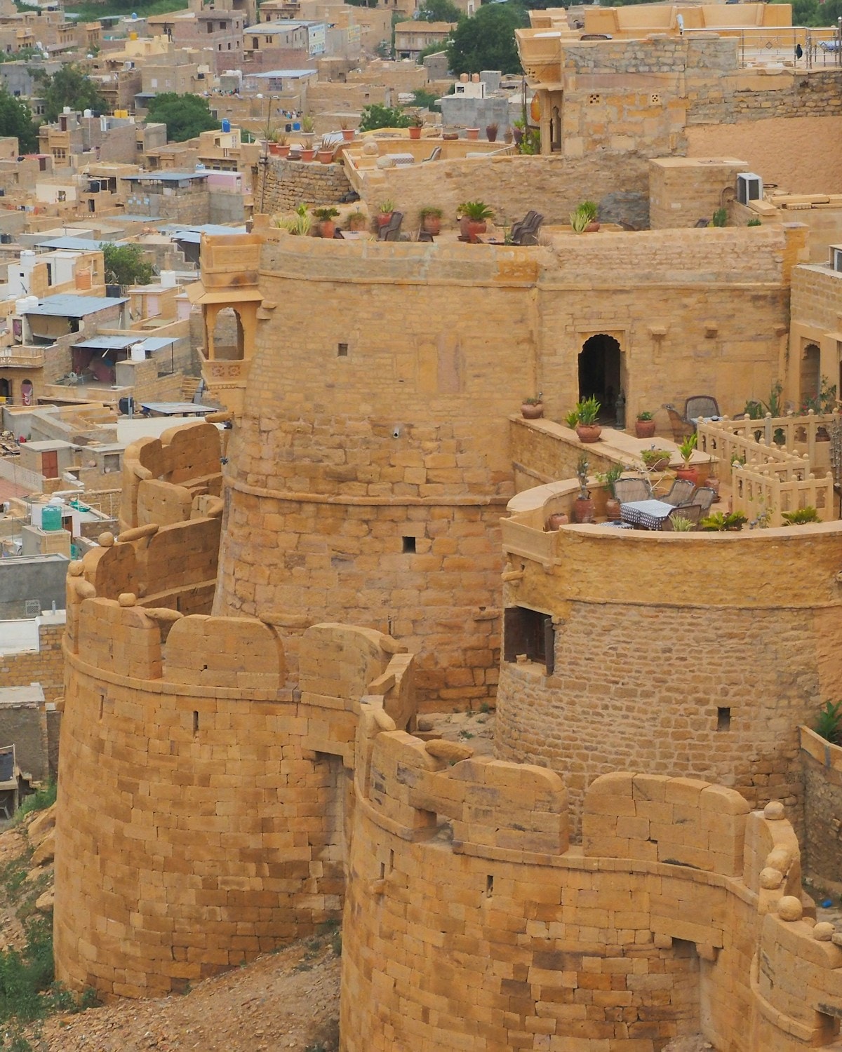 Budget Group Travel Tips: How to Save 40% on India Road Trips